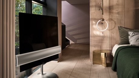 Bang&Olufsen представи новия си зашеметяващ телевизор BeoVision Eclipse pic